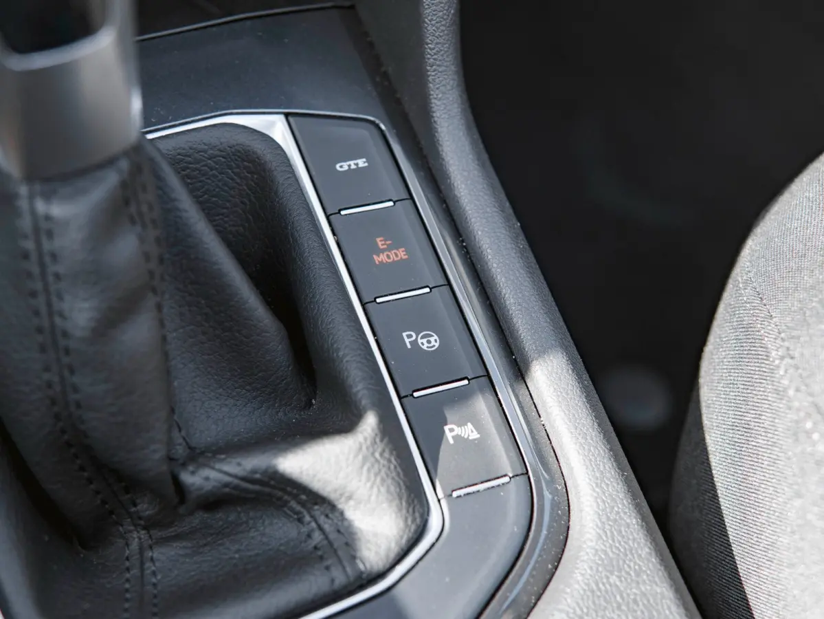 1.4 TSI eHybrid Elegance Pano|Navi|Camera|Cruise|Carplay