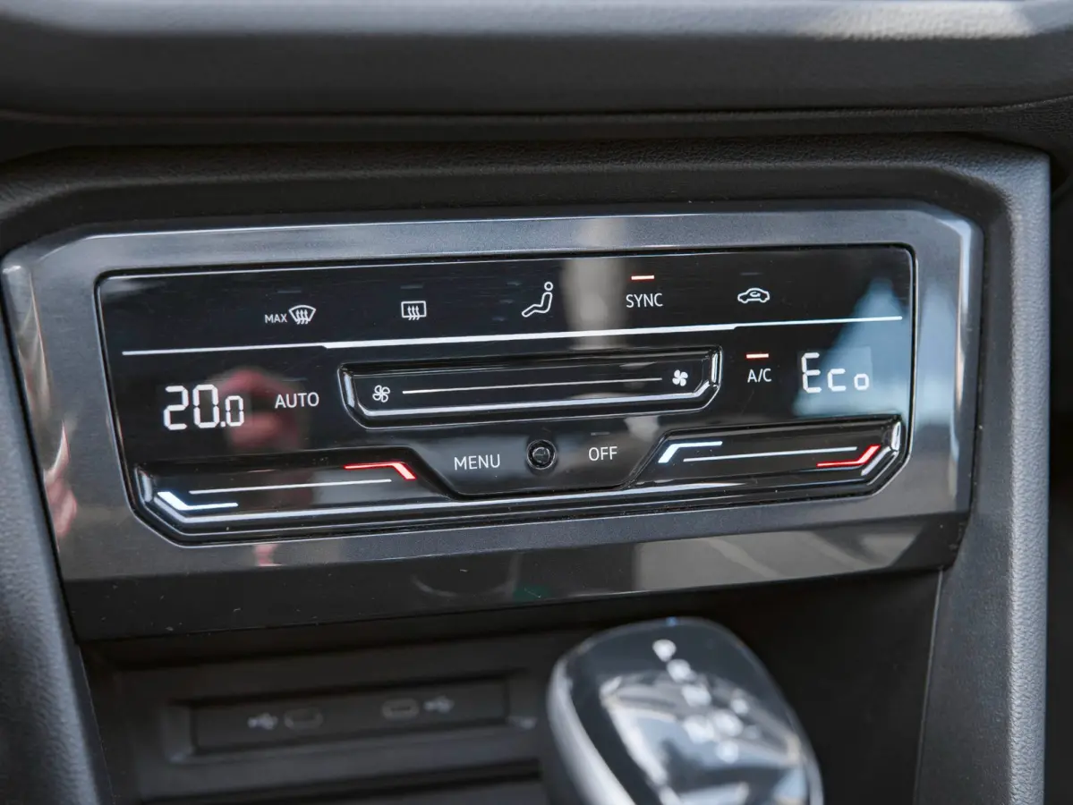 1.4 TSI eHybrid Elegance Pano|Navi|Camera|Cruise|Carplay