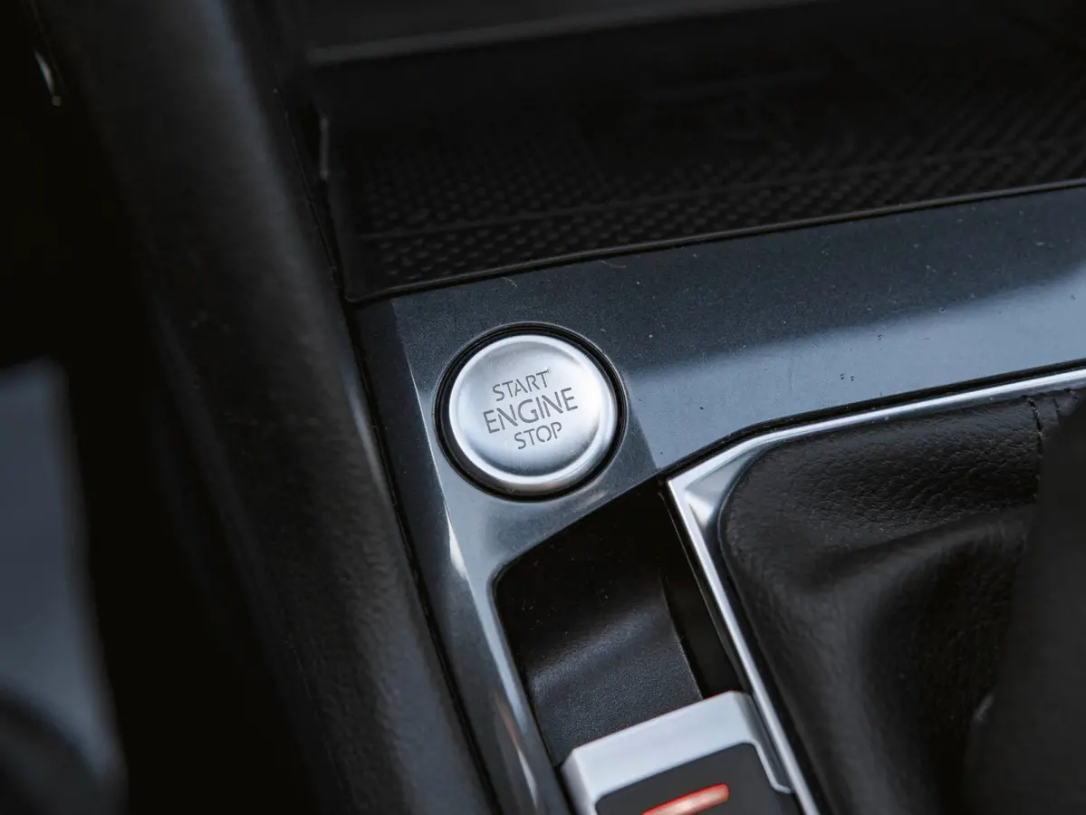 1.4 TSI eHybrid Elegance Pano|Navi|Camera|Cruise|Carplay