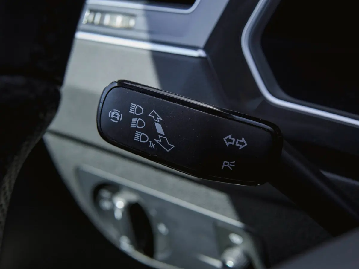 1.4 TSI eHybrid R-Line Business+