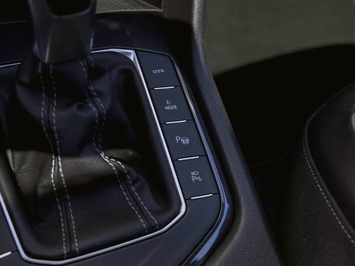 1.4 TSI eHybrid R-Line Business+