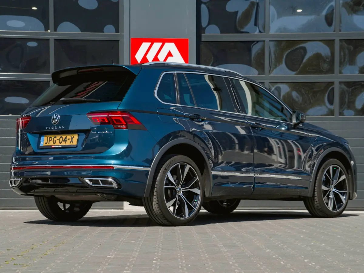 1.4 TSI eHybrid R-Line Business+