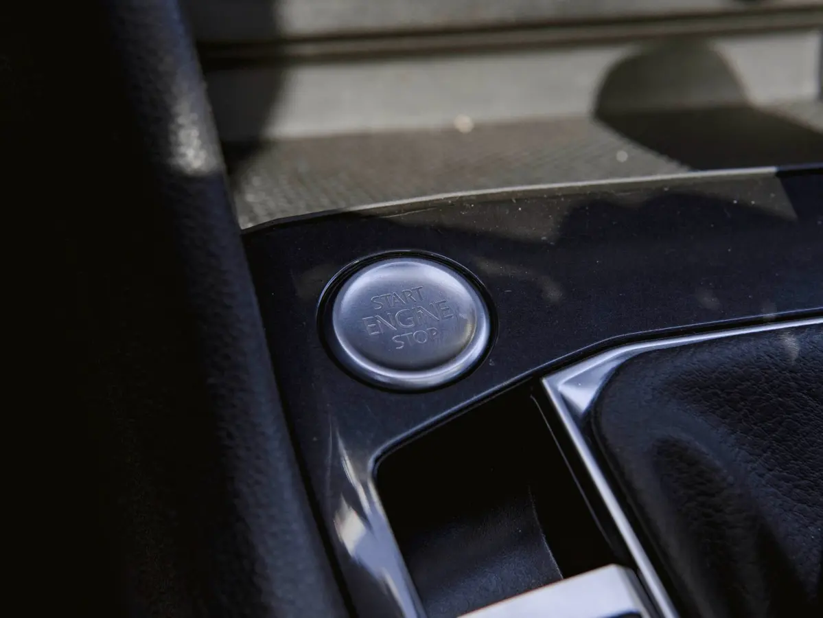 1.4 TSI eHybrid R-Line Business+