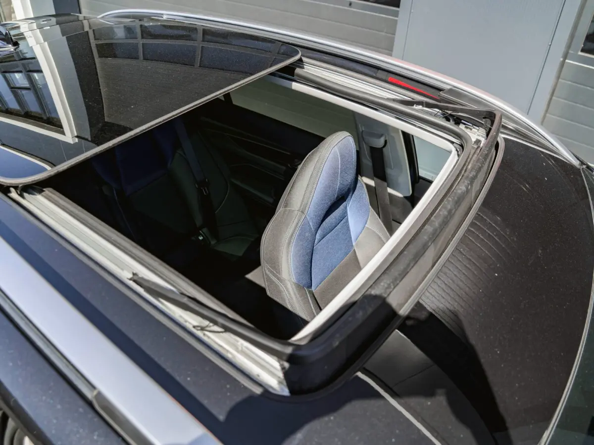 1.5 Black Edition Panoramadak|360° Camera|ACC|Stoelverwarming|Navi|Carplay