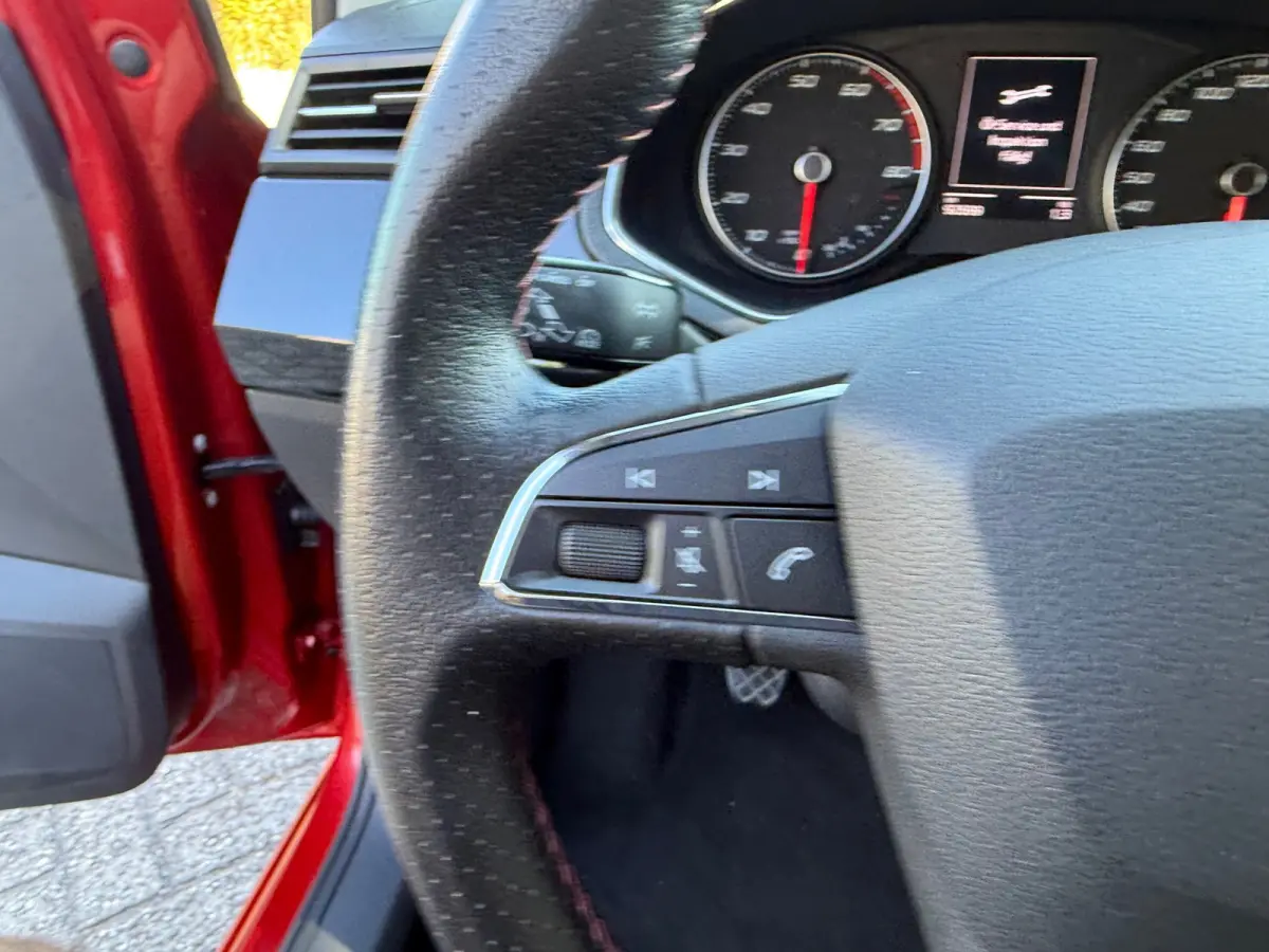 1.0 TSI FR CAMERA I ALCANTARA I LED I CRUISE I PDC I CLIMA