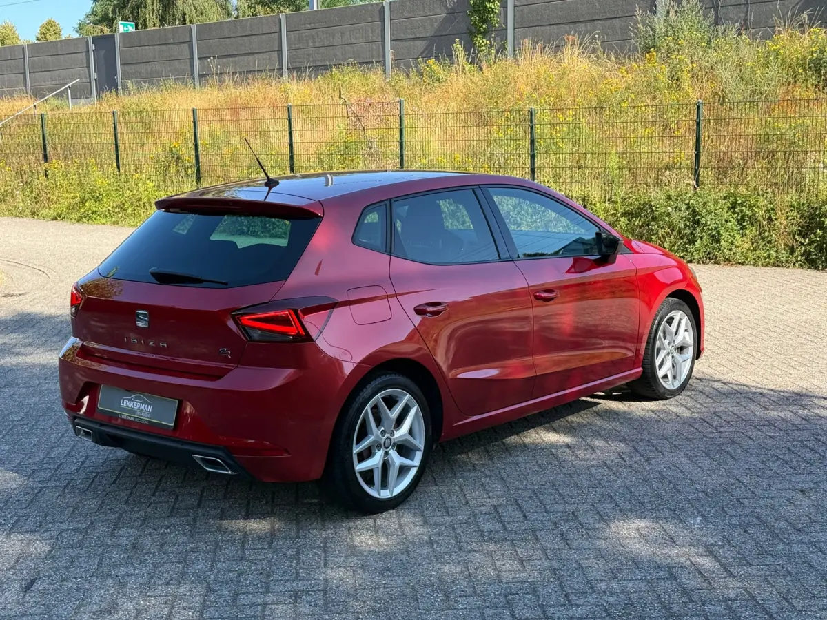 1.0 TSI FR CAMERA I ALCANTARA I LED I CRUISE I PDC I CLIMA
