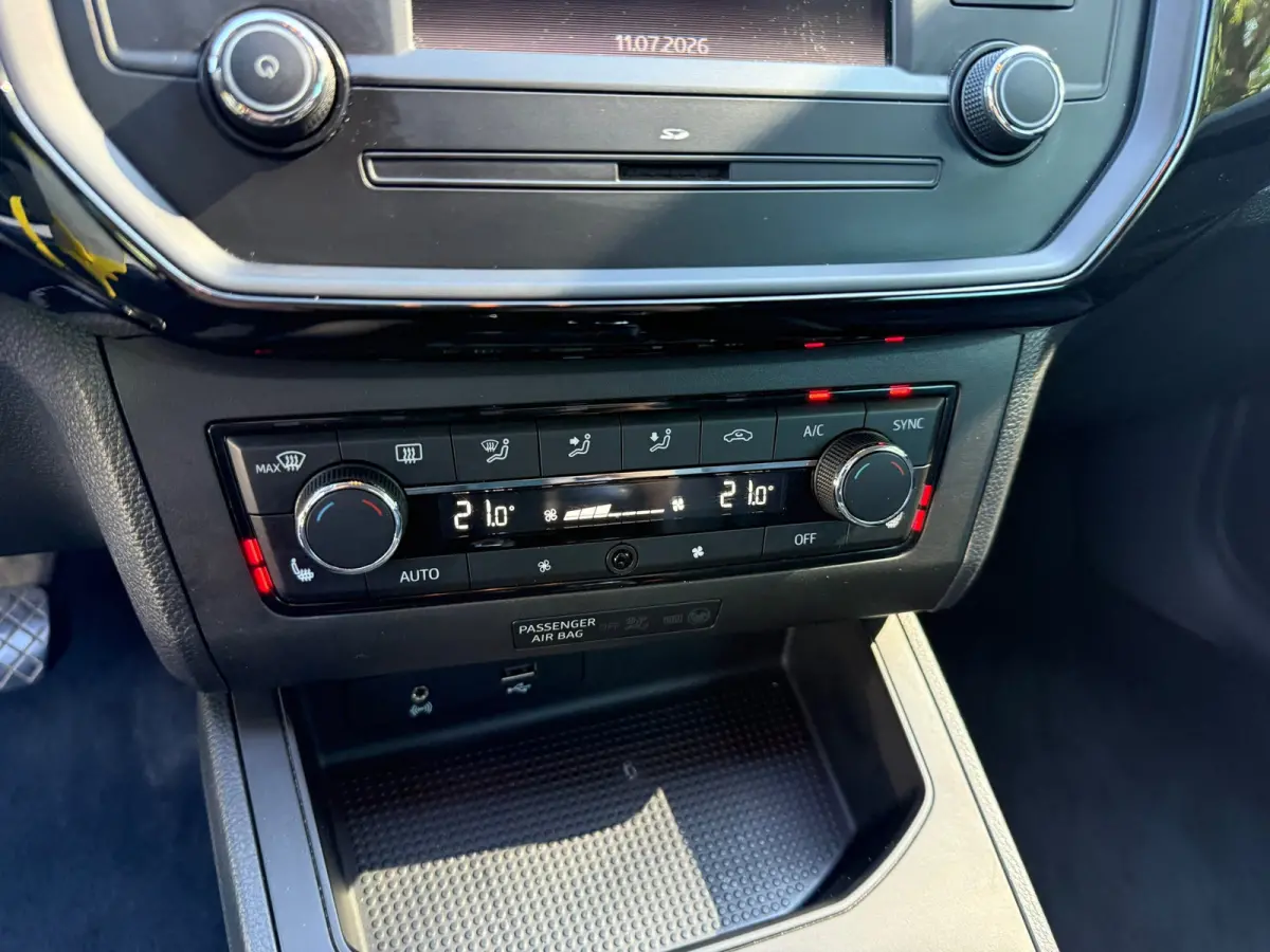 1.0 TSI FR CAMERA I ALCANTARA I LED I CRUISE I PDC I CLIMA