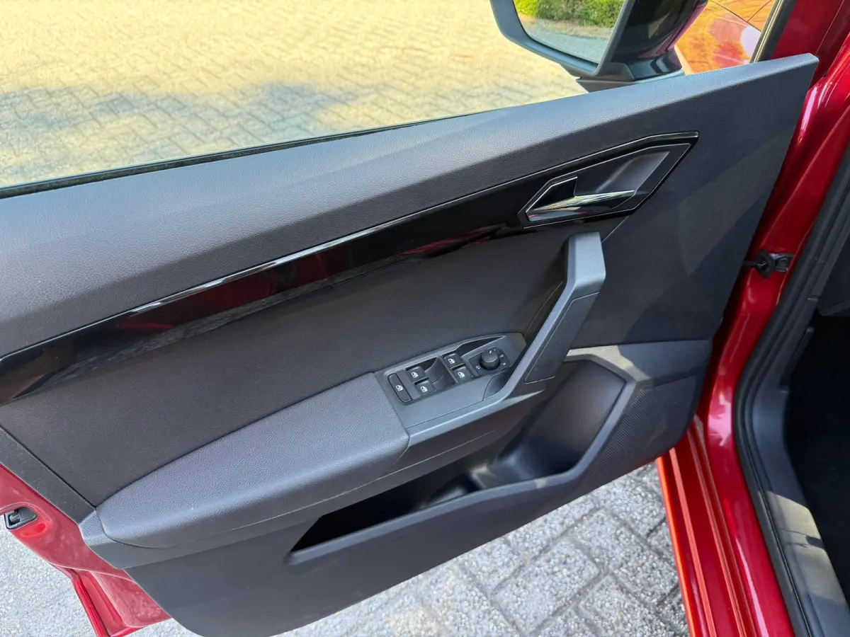 1.0 TSI FR CAMERA I ALCANTARA I LED I CRUISE I PDC I CLIMA