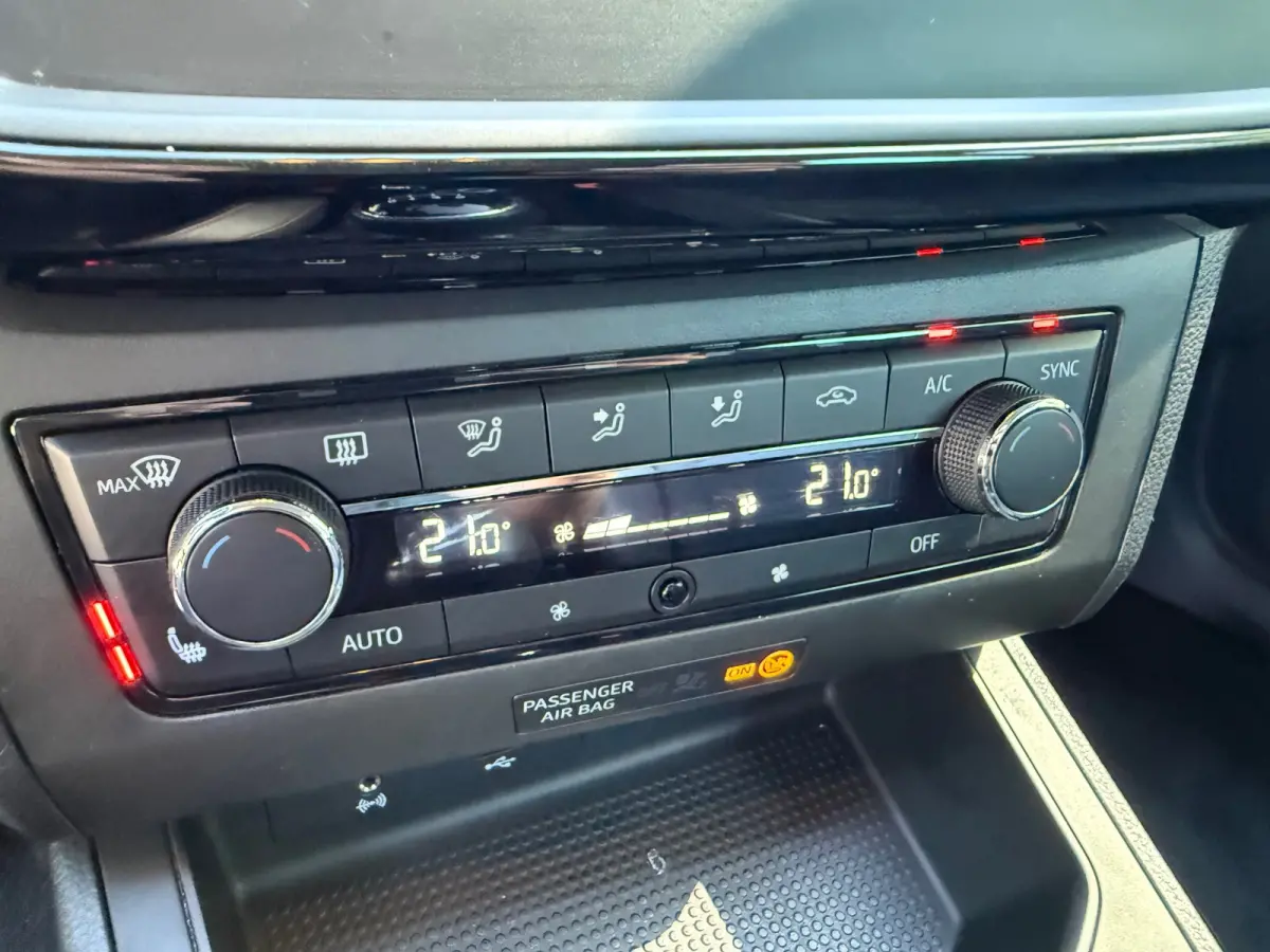 1.0 TSI FR CAMERA I ALCANTARA I LED I CRUISE I PDC I CLIMA