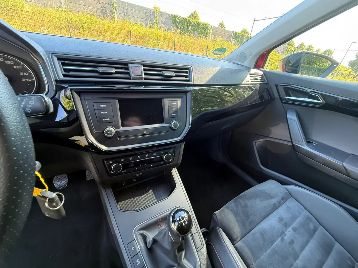 1.0 TSI FR CAMERA I ALCANTARA I LED I CRUISE I PDC I CLIMA