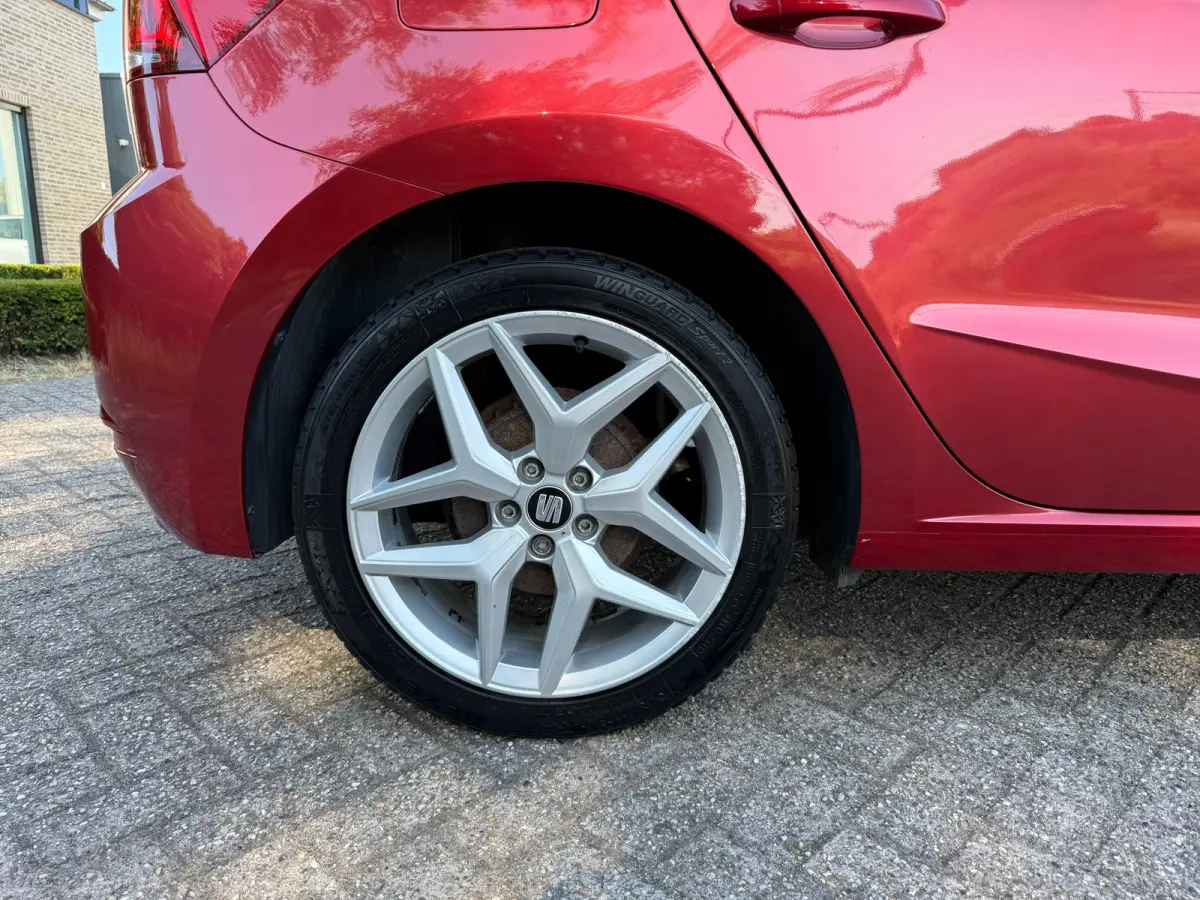1.0 TSI FR CAMERA I ALCANTARA I LED I CRUISE I PDC I CLIMA