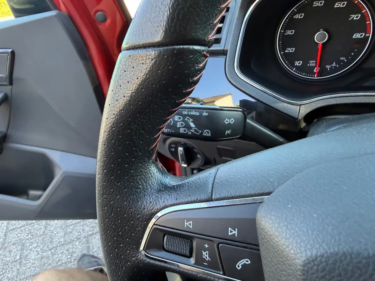 1.0 TSI FR CAMERA I ALCANTARA I LED I CRUISE I PDC I CLIMA