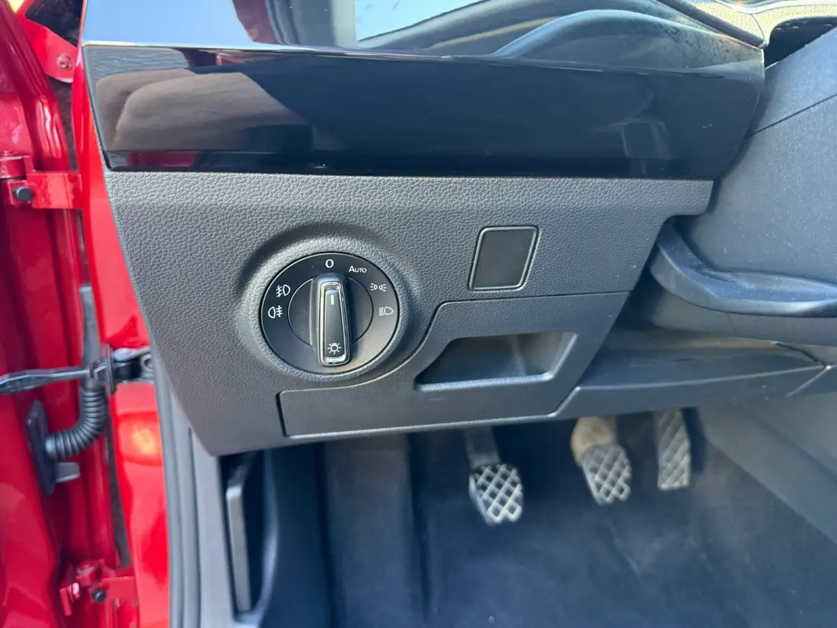1.0 TSI FR CAMERA I ALCANTARA I LED I CRUISE I PDC I CLIMA