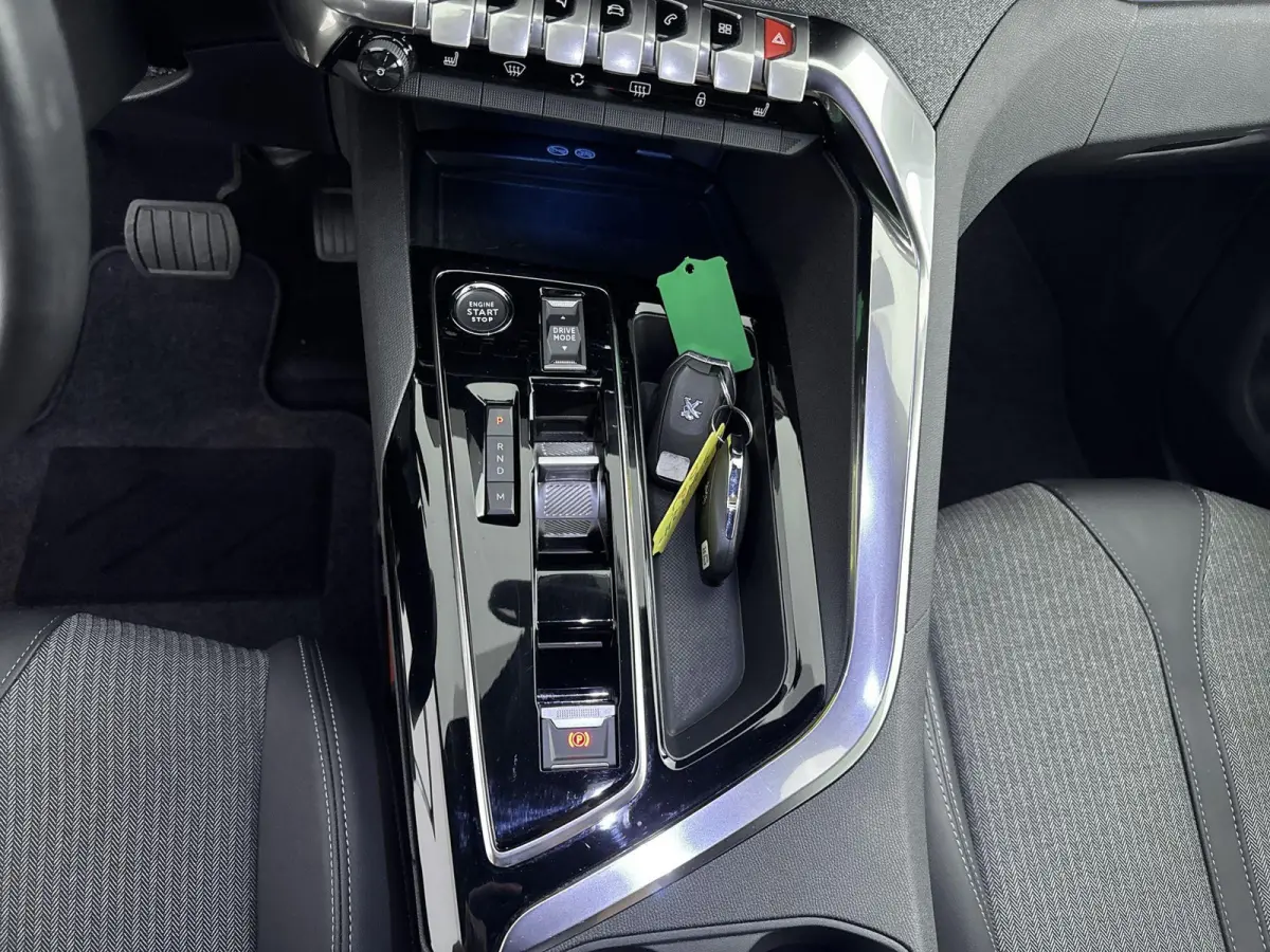 SUV 130 pk Automaat Allure Pack Business | Elektrisch Achterklep | Carplay | 7-Persoons | Voorstoelen Verwarmd