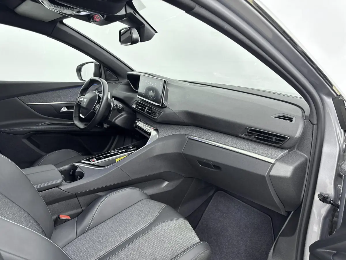 SUV 130 pk Automaat Allure Pack Business | Elektrisch Achterklep | Carplay | 7-Persoons | Voorstoelen Verwarmd