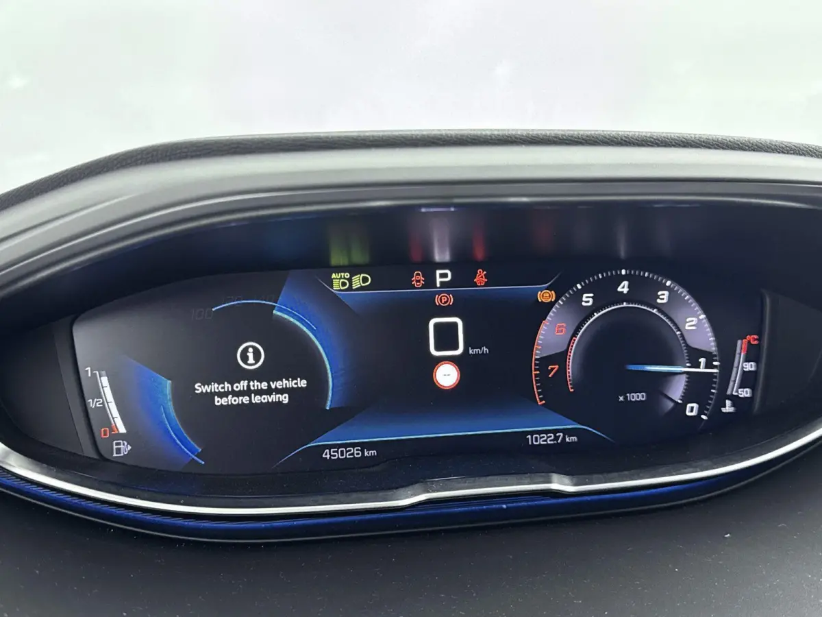 SUV 130 pk Automaat Allure Pack Business | Elektrisch Achterklep | Carplay | 7-Persoons | Voorstoelen Verwarmd