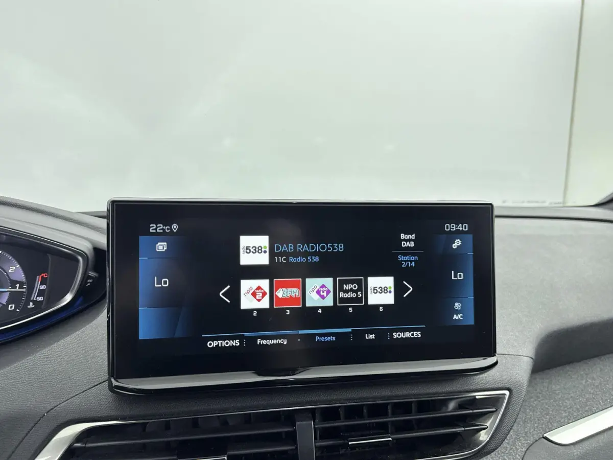 SUV 130 pk Automaat Allure Pack Business | Elektrisch Achterklep | Carplay | 7-Persoons | Voorstoelen Verwarmd