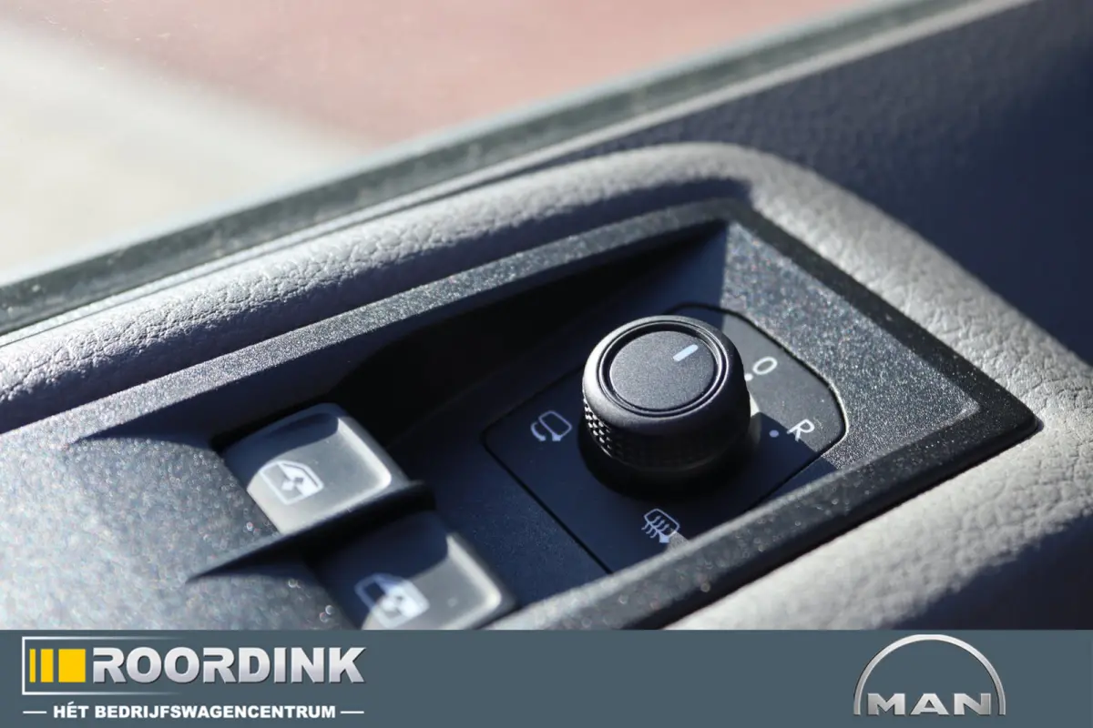 3.180 L3H3 Automaat. 180 pk ! Standkachel met afstandsbediening, Parkeersensoren rondom , ACC