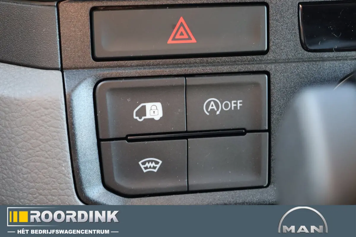 3.180 L3H3 Automaat. 180 pk ! Standkachel met afstandsbediening, Parkeersensoren rondom , ACC