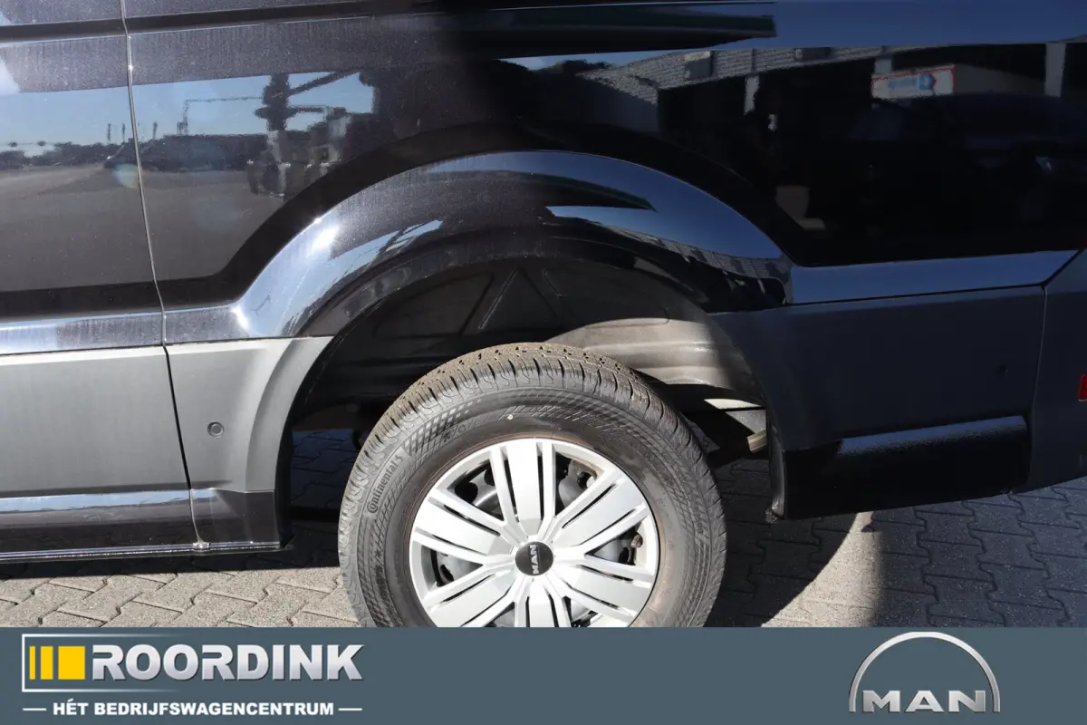 3.180 L3H3 Automaat. 180 pk ! Standkachel met afstandsbediening, Parkeersensoren rondom , ACC
