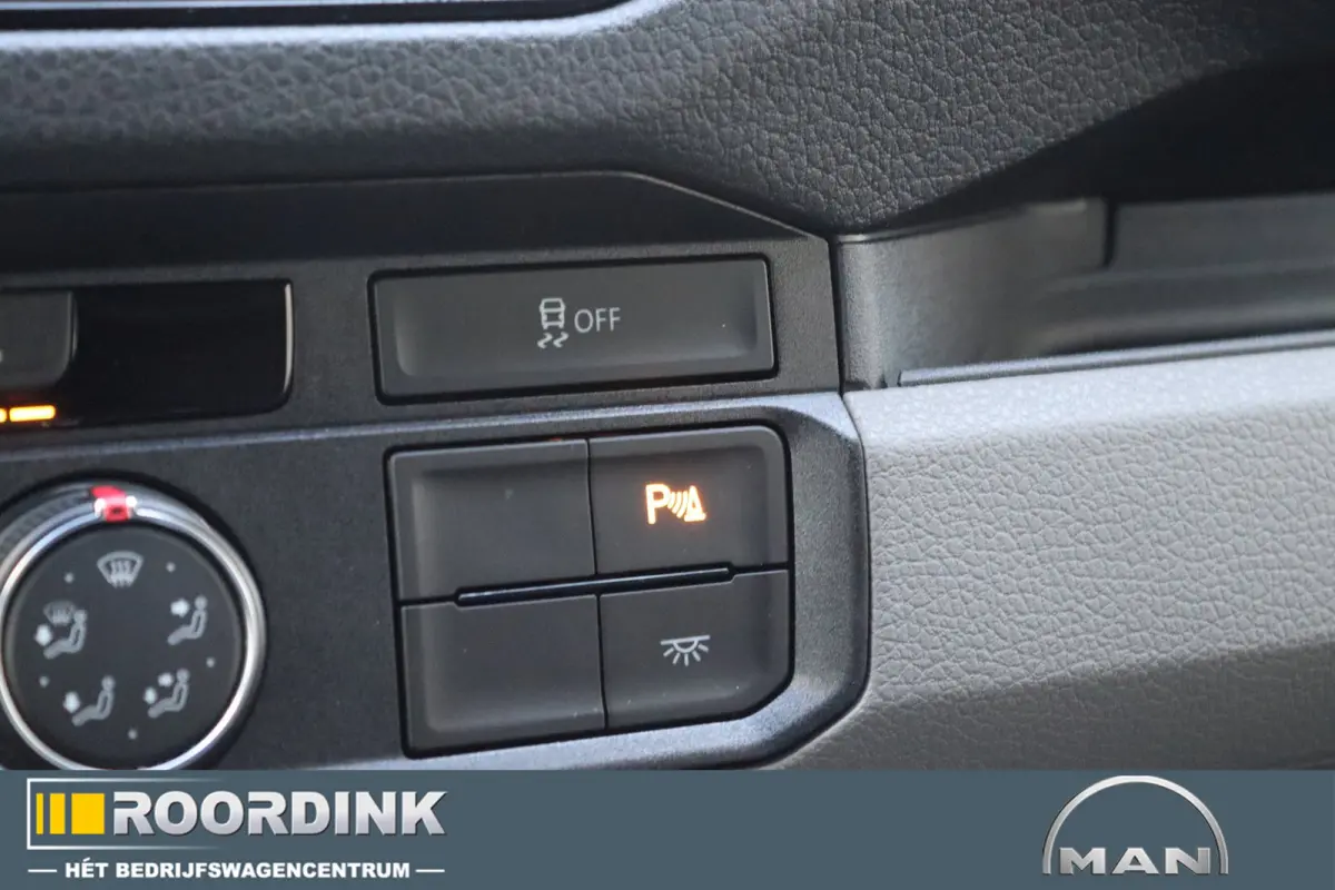 3.180 L3H3 Automaat. 180 pk ! Standkachel met afstandsbediening, Parkeersensoren rondom , ACC