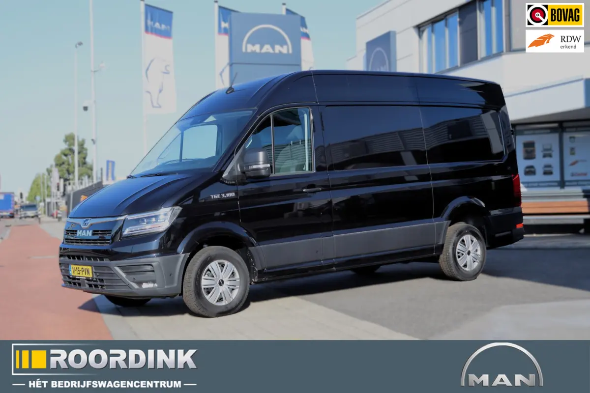 3.180 L3H3 Automaat. 180 pk ! Standkachel met afstandsbediening, Parkeersensoren rondom , ACC