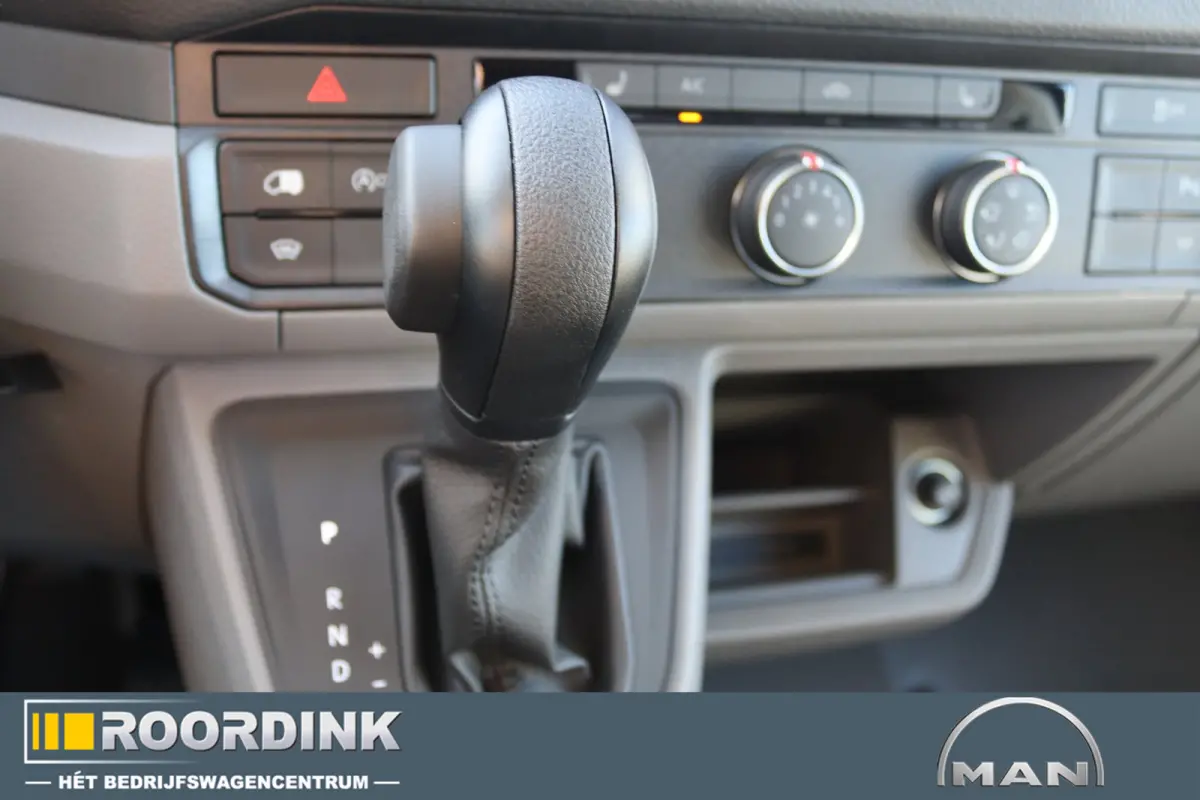 3.180 L3H3 Automaat. 180 pk ! Standkachel met afstandsbediening, Parkeersensoren rondom , ACC
