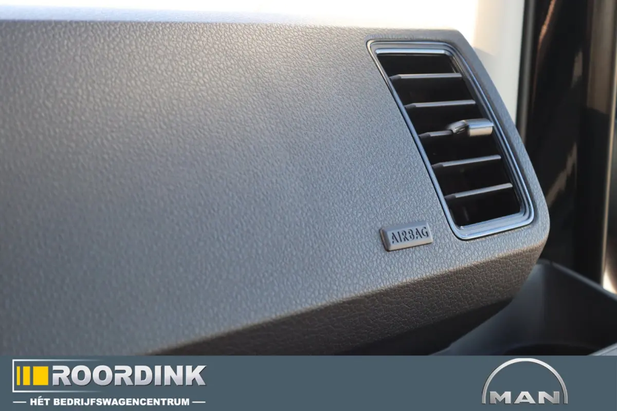 3.180 L3H3 Automaat. 180 pk ! Standkachel met afstandsbediening, Parkeersensoren rondom , ACC