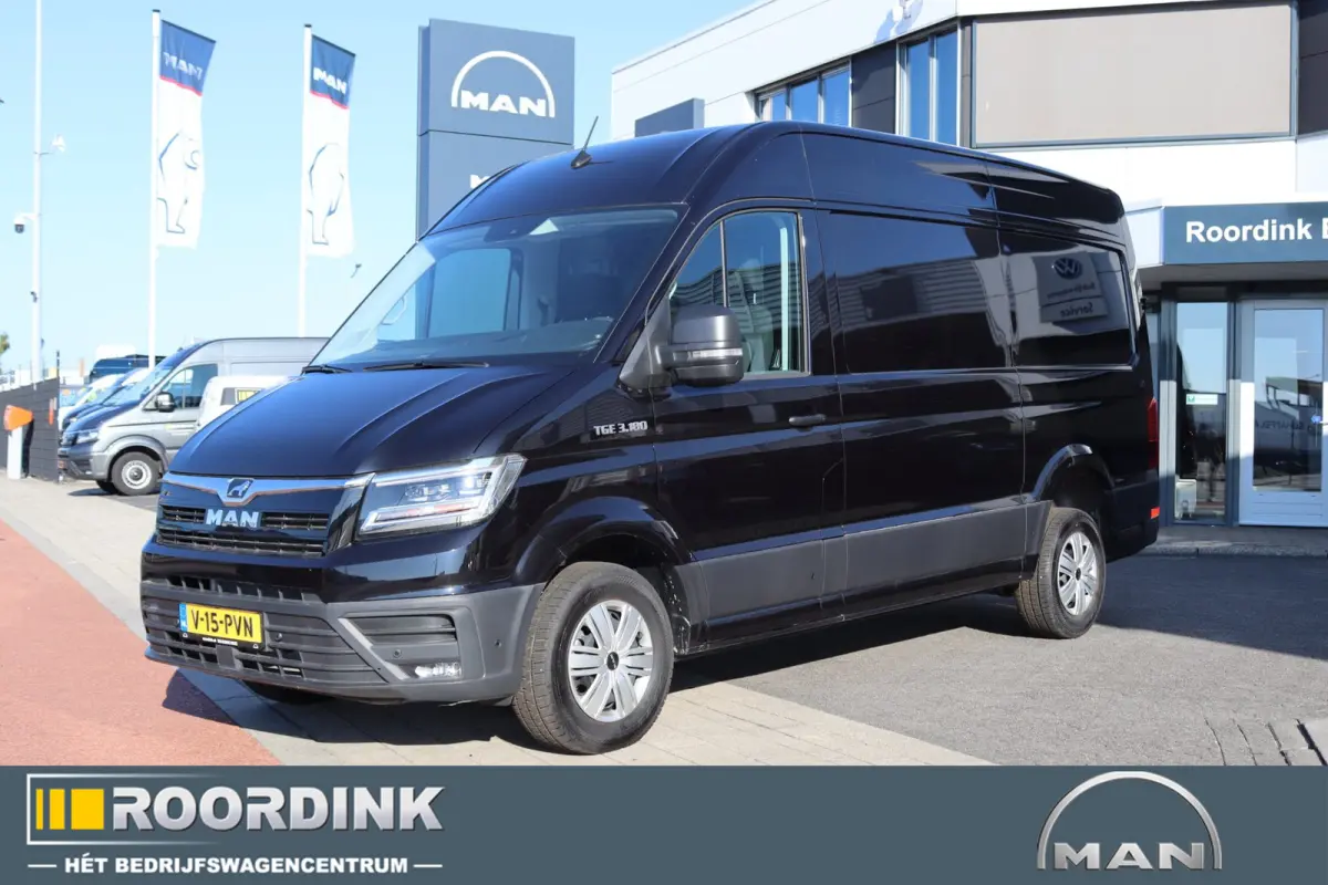 3.180 L3H3 Automaat. 180 pk ! Standkachel met afstandsbediening, Parkeersensoren rondom , ACC