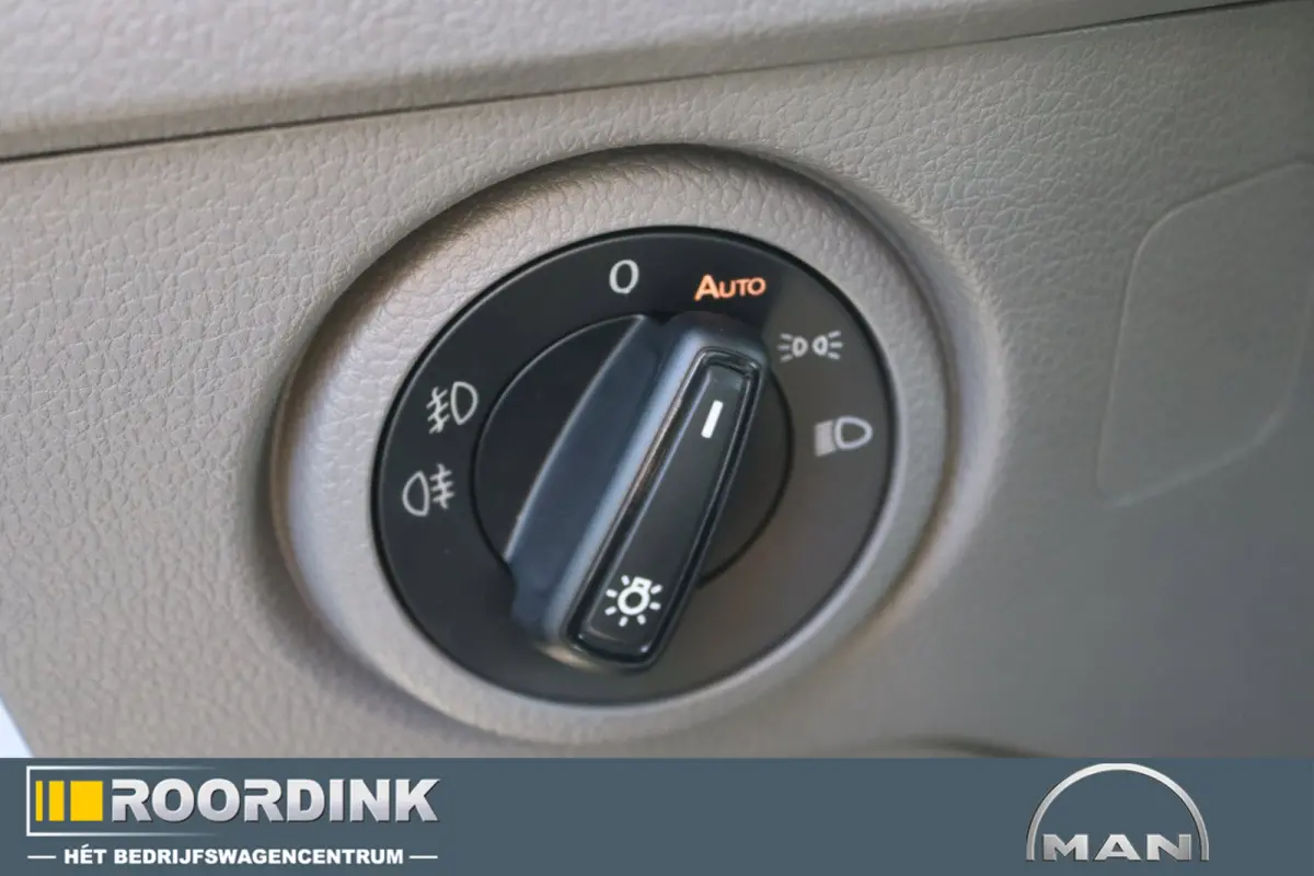 3.180 L3H3 Automaat. 180 pk ! Standkachel met afstandsbediening, Parkeersensoren rondom , ACC