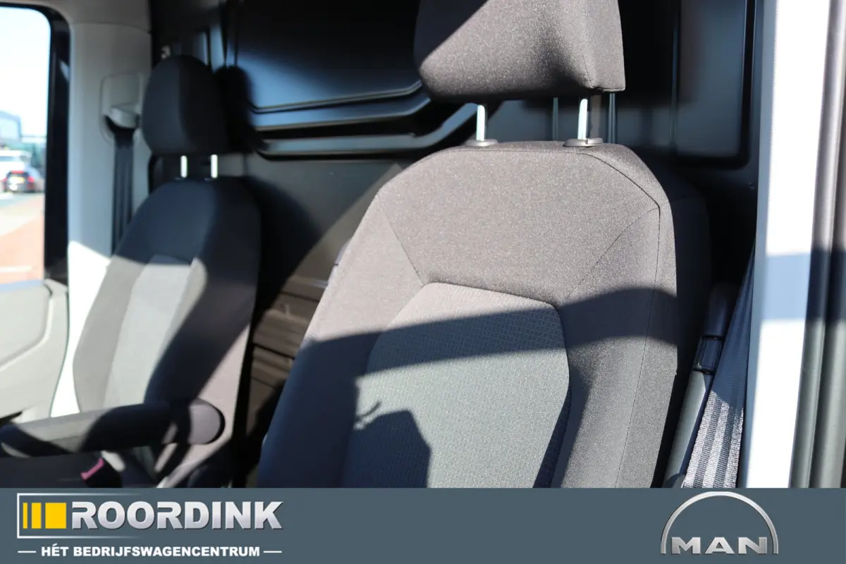 3.180 L3H3 Automaat. 180 pk ! Standkachel met afstandsbediening, Parkeersensoren rondom , ACC