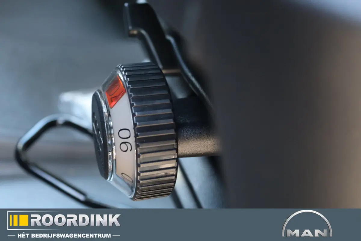 3.180 L3H3 Automaat. 180 pk ! Standkachel met afstandsbediening, Parkeersensoren rondom , ACC
