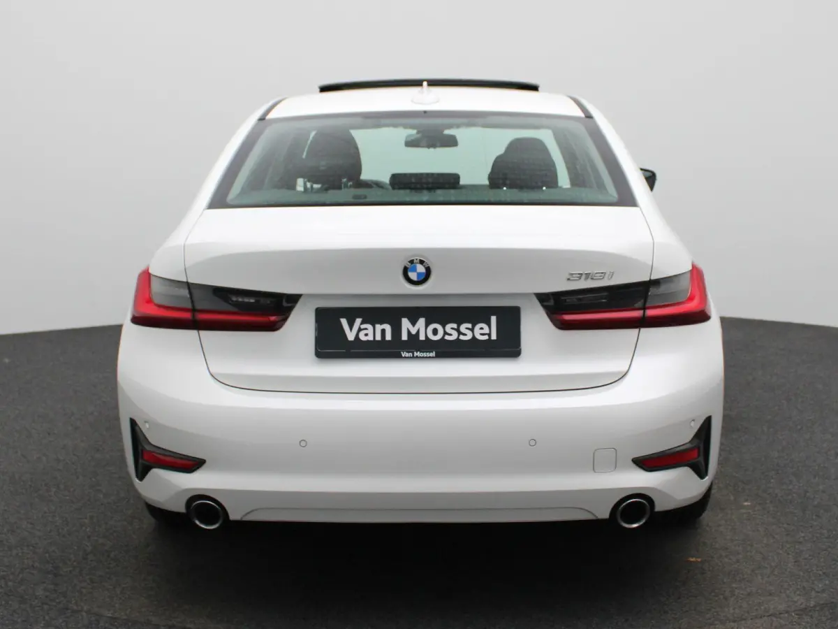 318i Executive | SCHUIFDAK | NAVIGATIE | PARKEERSENSOREN | CLIMATE CONTROL | LMV | LED | CRUISE CONTROL |