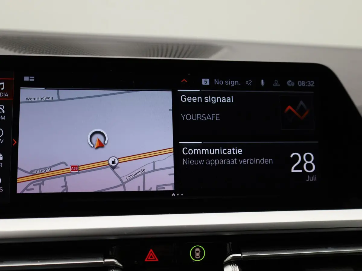 318i Executive | SCHUIFDAK | NAVIGATIE | PARKEERSENSOREN | CLIMATE CONTROL | LMV | LED | CRUISE CONTROL |