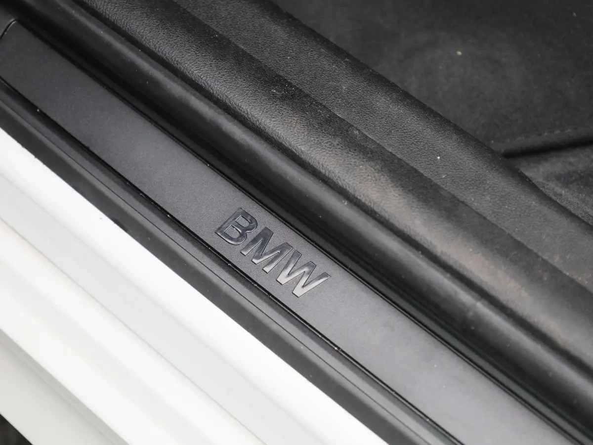 318i Executive | SCHUIFDAK | NAVIGATIE | PARKEERSENSOREN | CLIMATE CONTROL | LMV | LED | CRUISE CONTROL |
