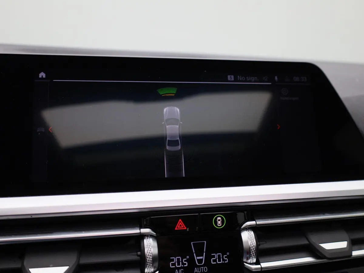 318i Executive | SCHUIFDAK | NAVIGATIE | PARKEERSENSOREN | CLIMATE CONTROL | LMV | LED | CRUISE CONTROL |