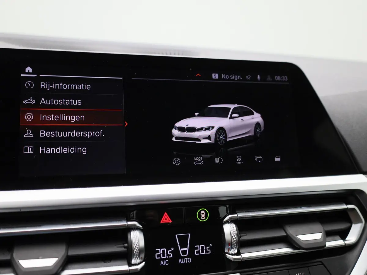 318i Executive | SCHUIFDAK | NAVIGATIE | PARKEERSENSOREN | CLIMATE CONTROL | LMV | LED | CRUISE CONTROL |