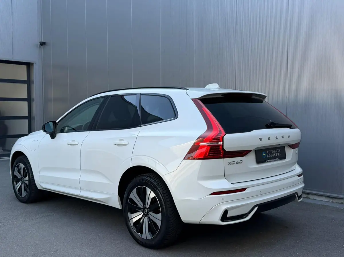 2.0 T6 Plug-in hybrid AWD Plus Dark Panorama|H/K Audio|Keyless