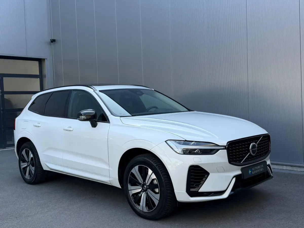 2.0 T6 Plug-in hybrid AWD Plus Dark Panorama|H/K Audio|Keyless