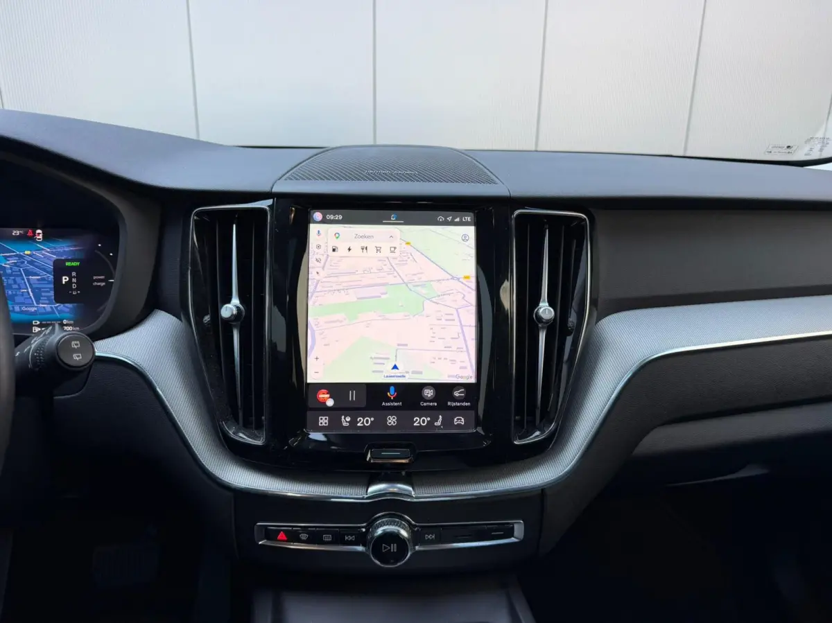 2.0 T6 Plug-in hybrid AWD Plus Dark Panorama|H/K Audio|Keyless
