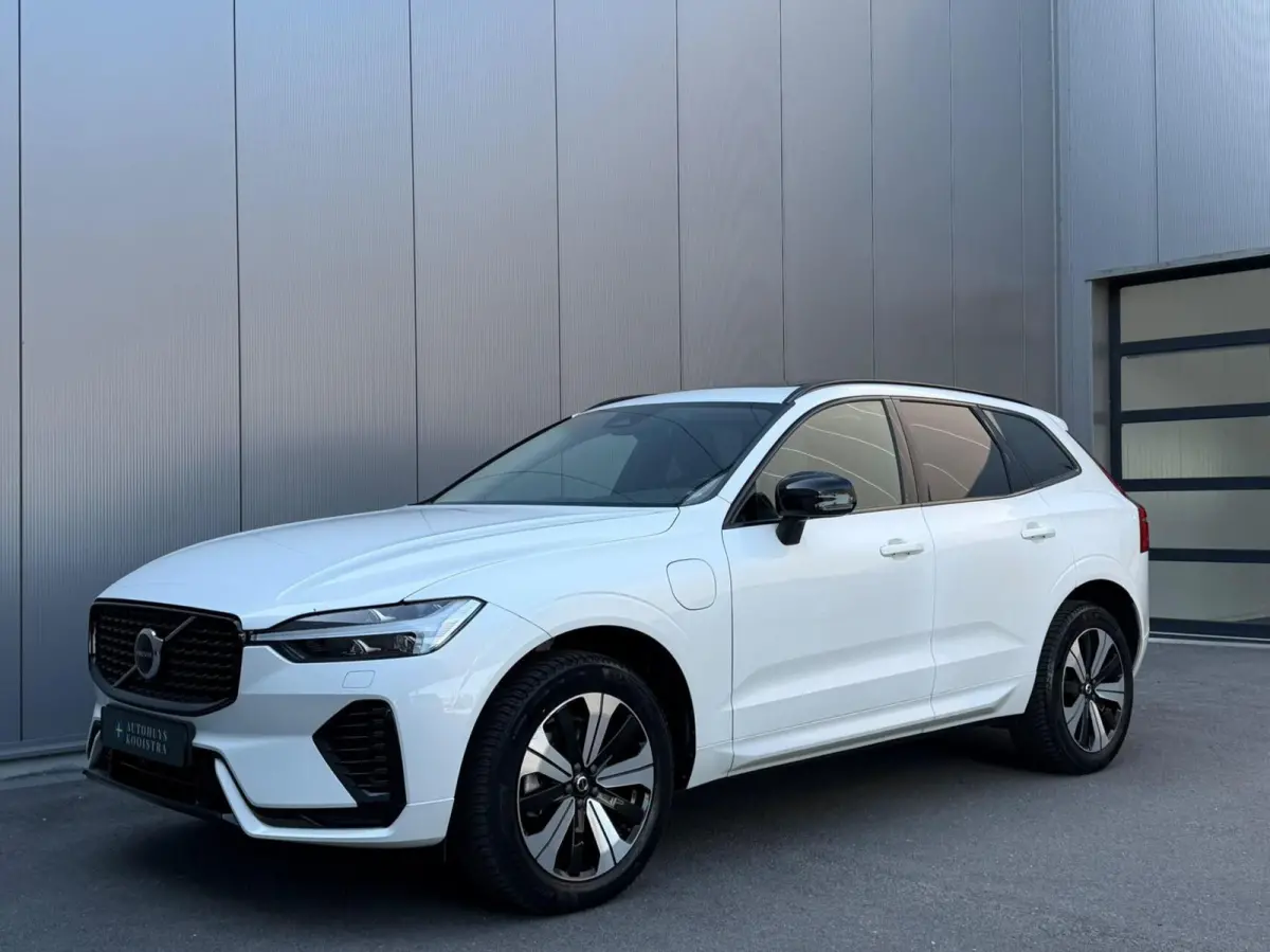 2.0 T6 Plug-in hybrid AWD Plus Dark Panorama|H/K Audio|Keyless