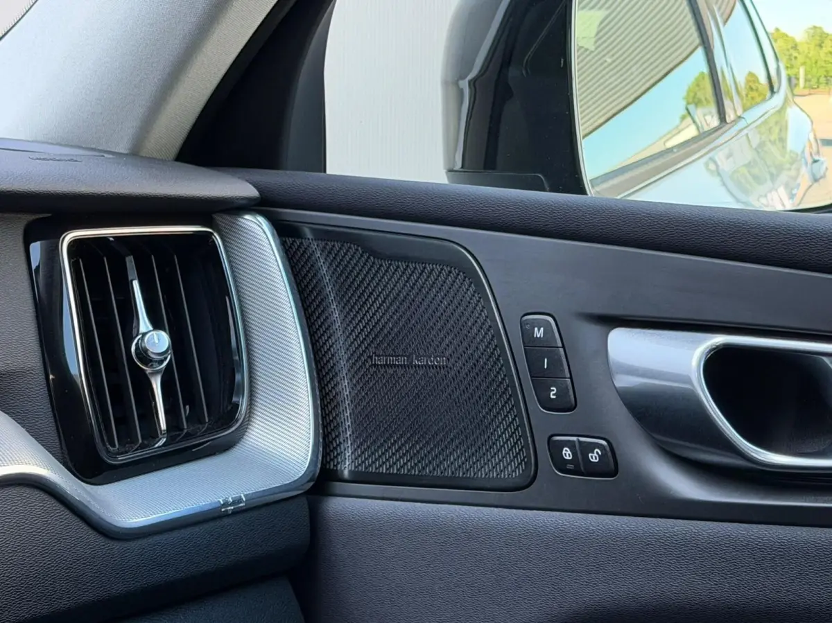 2.0 T6 Plug-in hybrid AWD Plus Dark Panorama|H/K Audio|Keyless