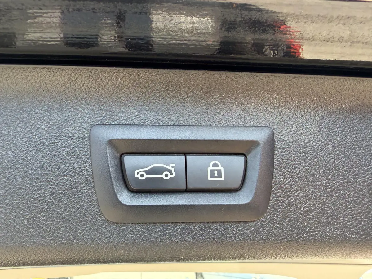 540i xDrive High Executive Edition | Panoramadak | 360* Camera | Elektrische Achterklep | Climate Control |