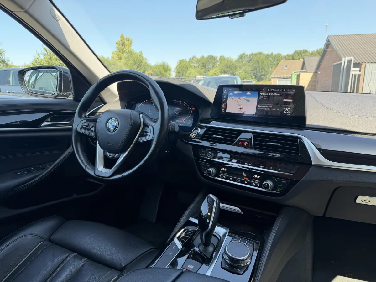 540i xDrive High Executive Edition | Panoramadak | 360* Camera | Elektrische Achterklep | Climate Control |