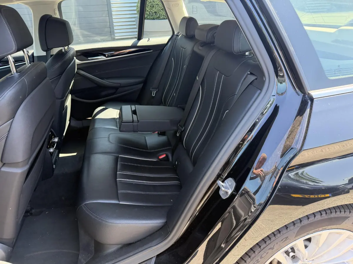 540i xDrive High Executive Edition | Panoramadak | 360* Camera | Elektrische Achterklep | Climate Control |