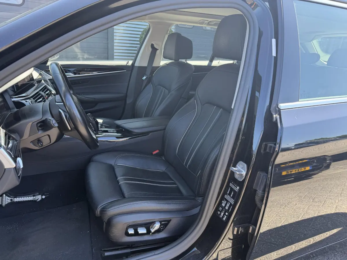 540i xDrive High Executive Edition | Panoramadak | 360* Camera | Elektrische Achterklep | Climate Control |