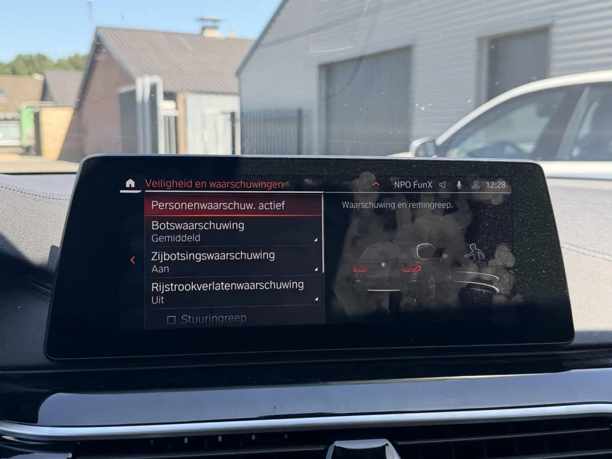 540i xDrive High Executive Edition | Panoramadak | 360* Camera | Elektrische Achterklep | Climate Control |