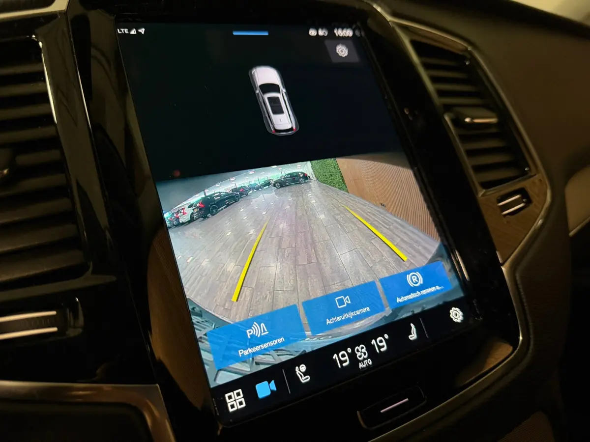 T8 AWD Recharge Bright Long Range | Trekhaak | Harman Kardon | 455pk | Adaptieve Cruise Control | Stoelverwarming voor+achter | Stuurwielverwarming | Parkeercamera | Full LED Meesturende kop
