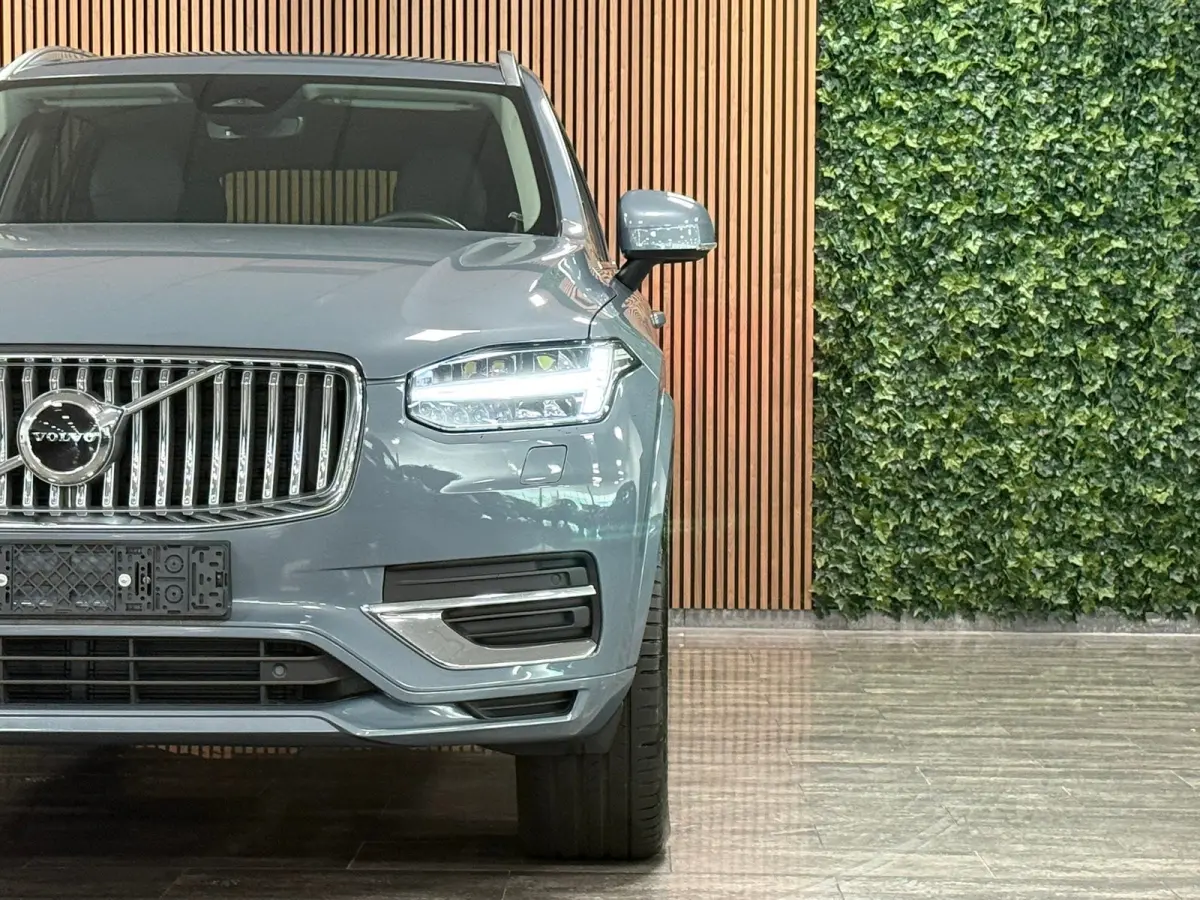 T8 AWD Recharge Bright Long Range | Trekhaak | Harman Kardon | 455pk | Adaptieve Cruise Control | Stoelverwarming voor+achter | Stuurwielverwarming | Parkeercamera | Full LED Meesturende kop