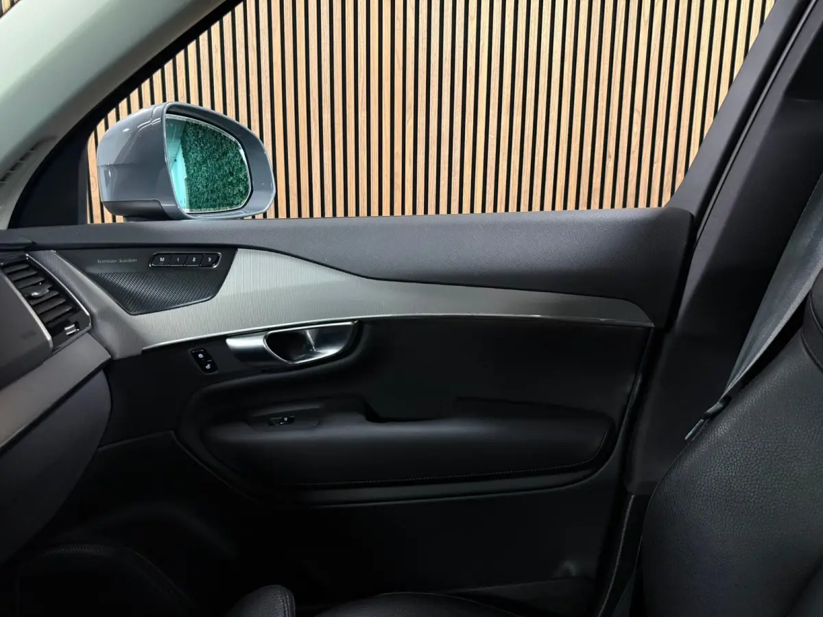 T8 AWD Recharge Bright Long Range | Trekhaak | Harman Kardon | 455pk | Adaptieve Cruise Control | Stoelverwarming voor+achter | Stuurwielverwarming | Parkeercamera | Full LED Meesturende kop